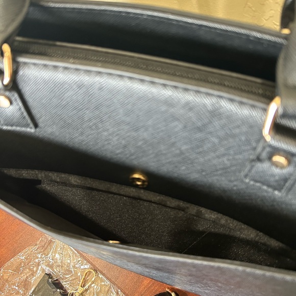 Rains more Women's Laptop Bag NWT - Picture 6 of 11